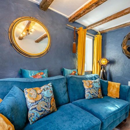 Вилла No 1 Pier Lane Уитби Экстерьер фото