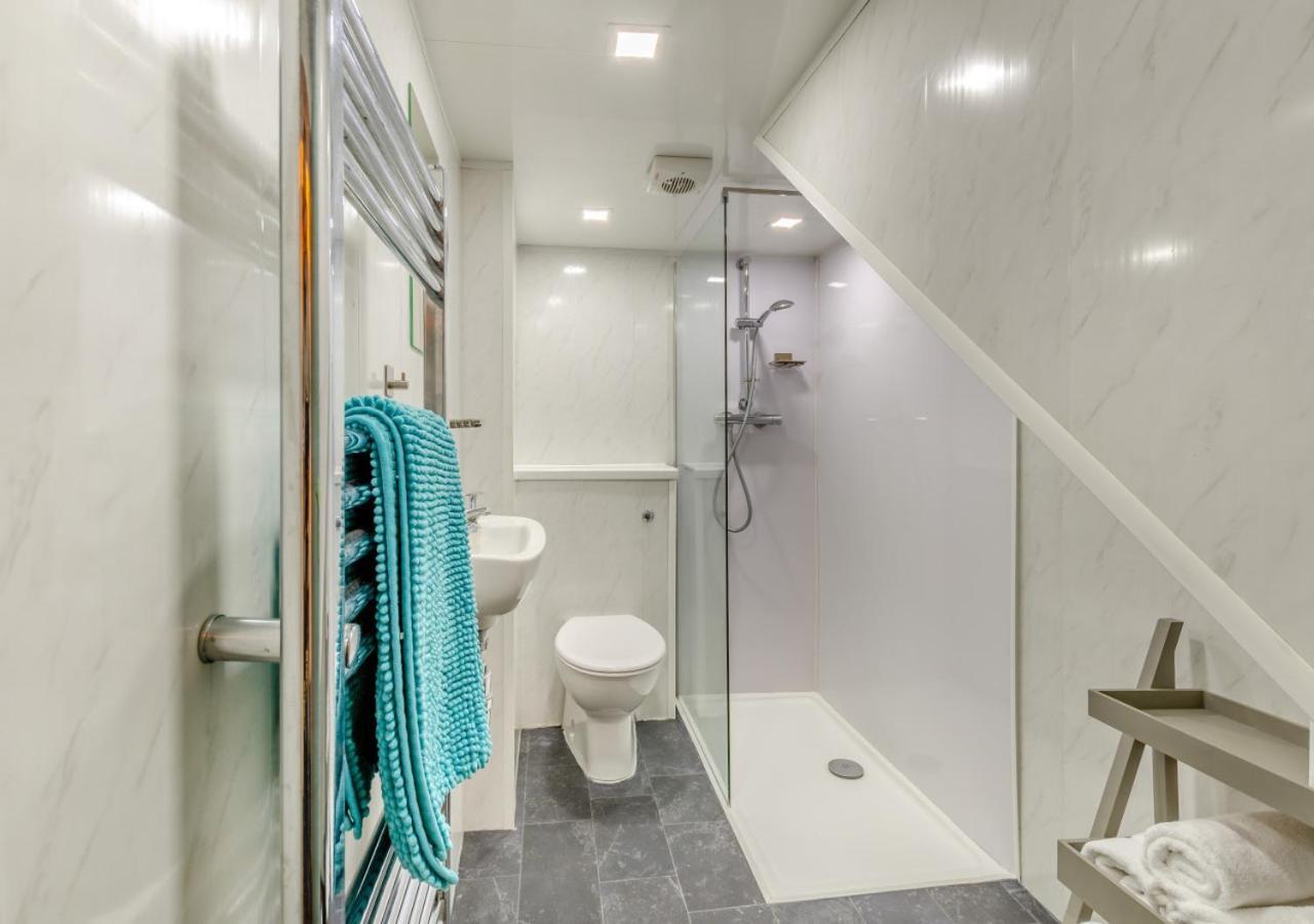Вилла No 1 Pier Lane Уитби Экстерьер фото