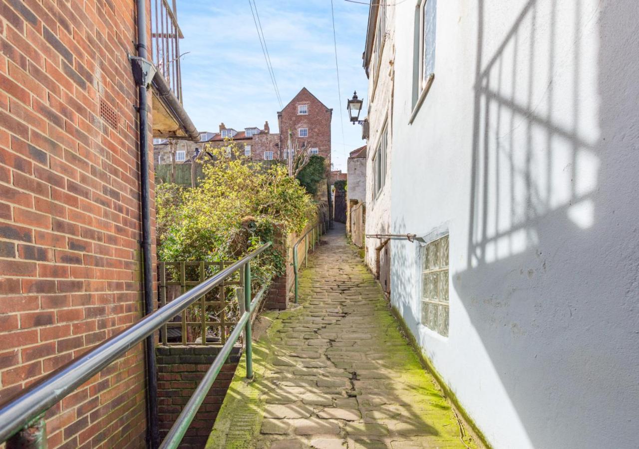 Вилла No 1 Pier Lane Уитби Экстерьер фото